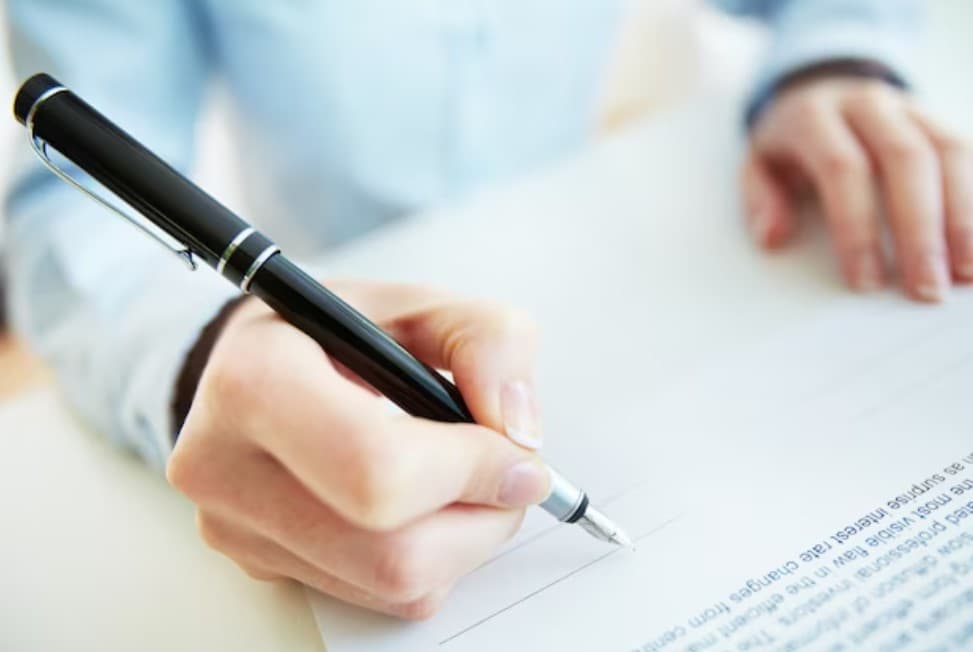 El reglamento de accesibilidad cognitiva desarrolla la Ley 6/2022 y fija obligaciones para sanidad, justicia, transporte, empleo y Administraciones Públicas.
